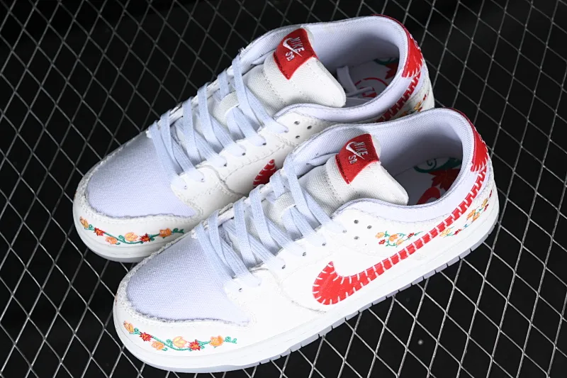 All categories Nk SB Dunk series Nk SB Dunk Low low-top sneakers Nk SB Dunk Low "N7" floral embroidery SB low-top casual sneakers FD6951-700